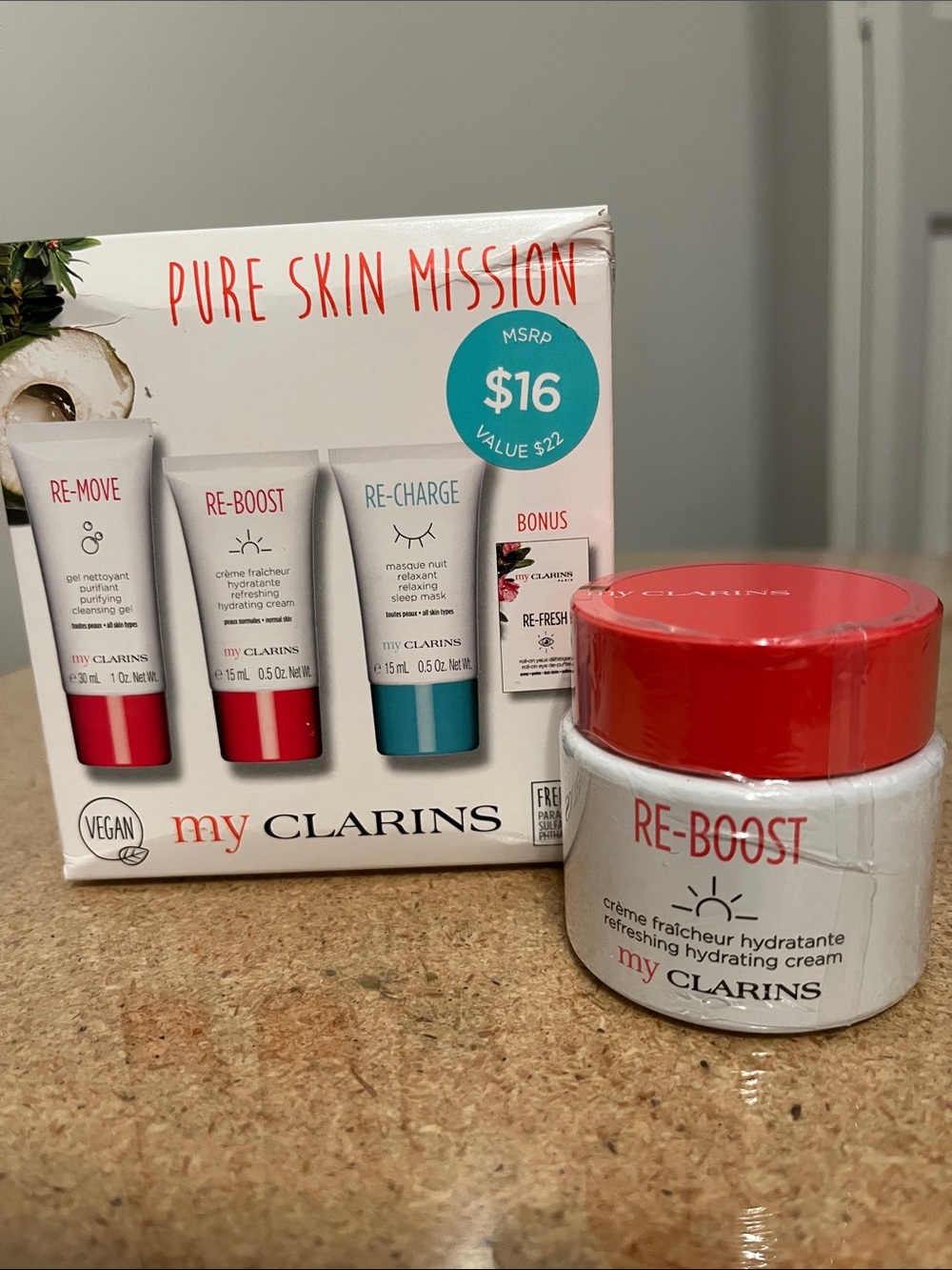 Clarins RE-BOOST Hydrating Cream - White Jar with Red Lid